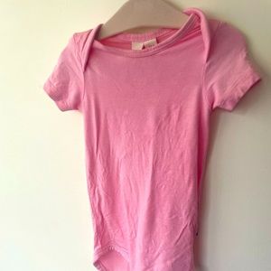 Petal Kyte Short Sleeve Onesie 3-6 months